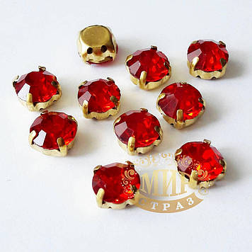 Круглі стрази чатони в золотих цапах, розмір 4 мм, колір Lt Siam, 1 шт.