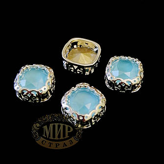 М'який квадрат в ажурній оправі