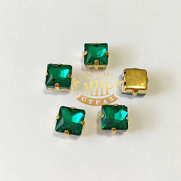 Квадрати в золотих ланцюгах 8х8 мм, колір Green Zircon
