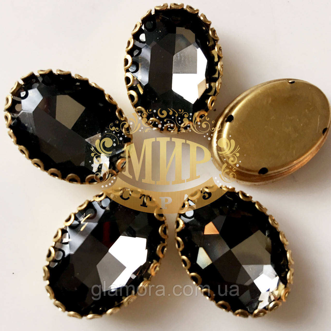 Овал в ажурній золотій оправі Колір Black Diamond Розмір 13х18мм
