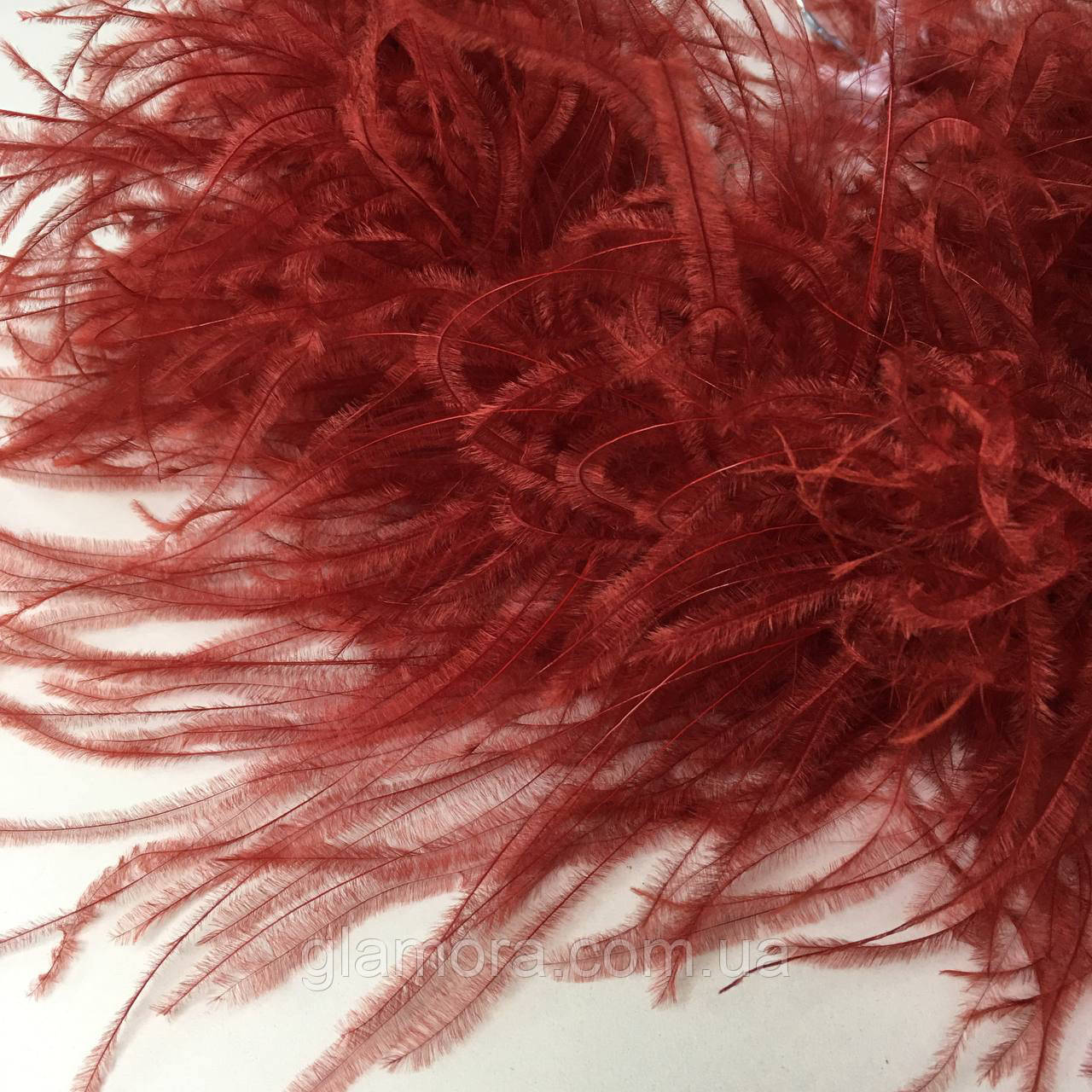 Страусове боа De'Lux TM "Glamora", тришарове, колір Dark Red (018), 1 м