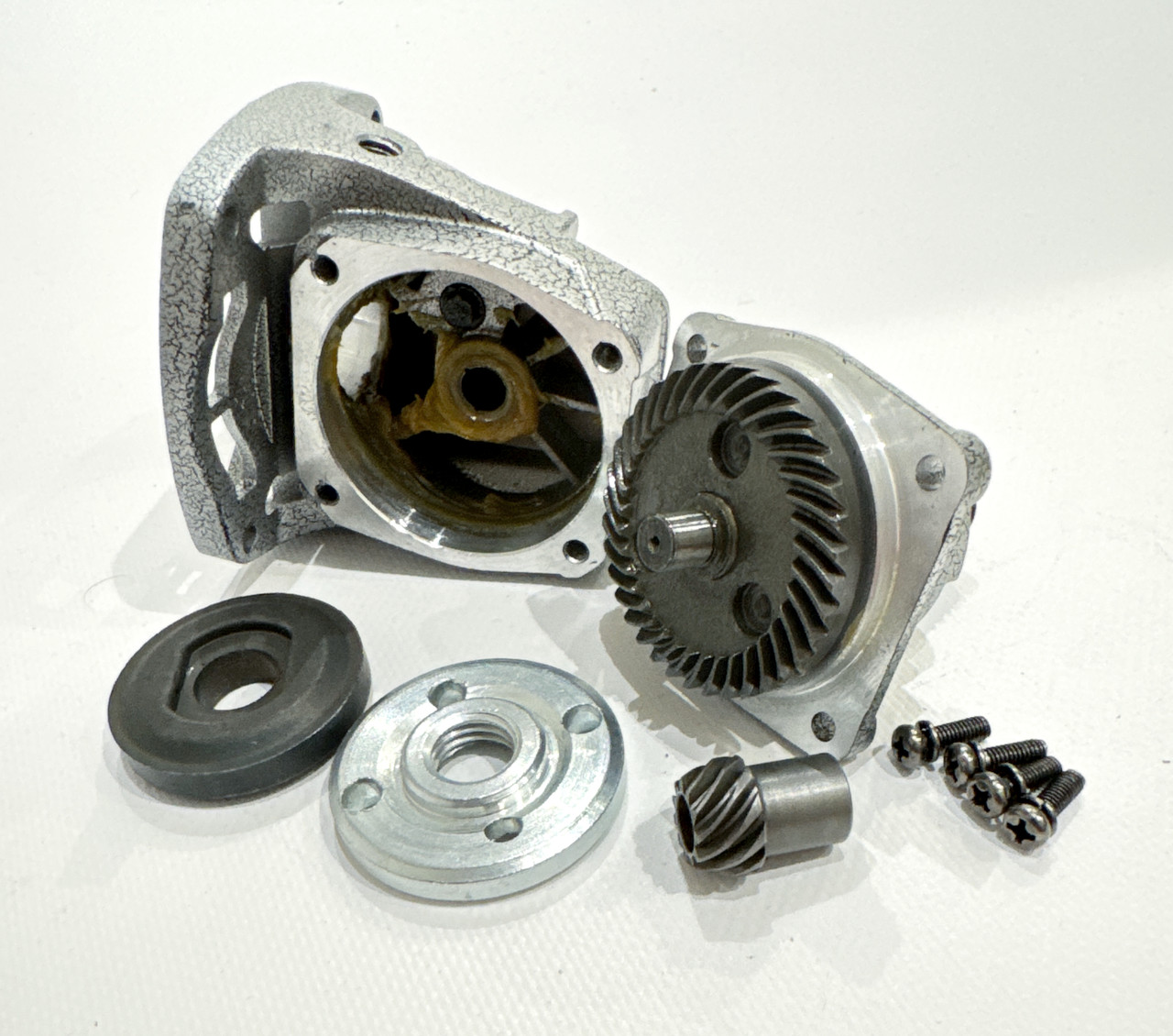 Корпус редуктора в сборе, коническая пара для аккумуляторной болгарки ...