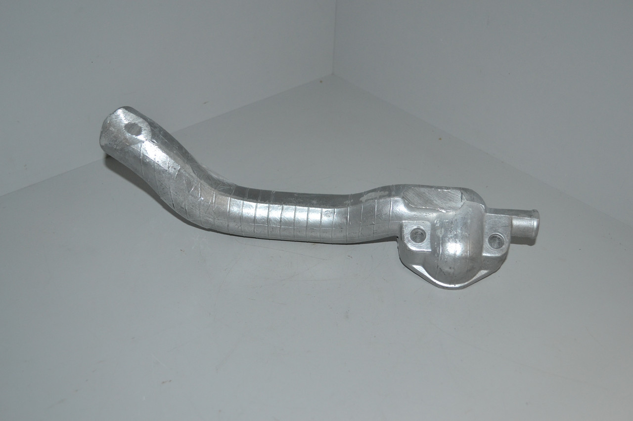 Патрубок водяного насоса (без штуцера)Д-240,Д-245.МТЗ-80,ГАЗ,ЗІЛ (ДК)