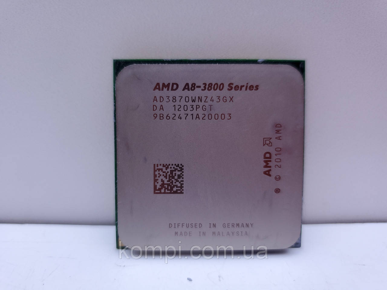 Процесор sFM1 AMD A8-3870 (Soket FM1, 3.00 GHz 4 ядра, 4MB, Radeon HD 6550D)