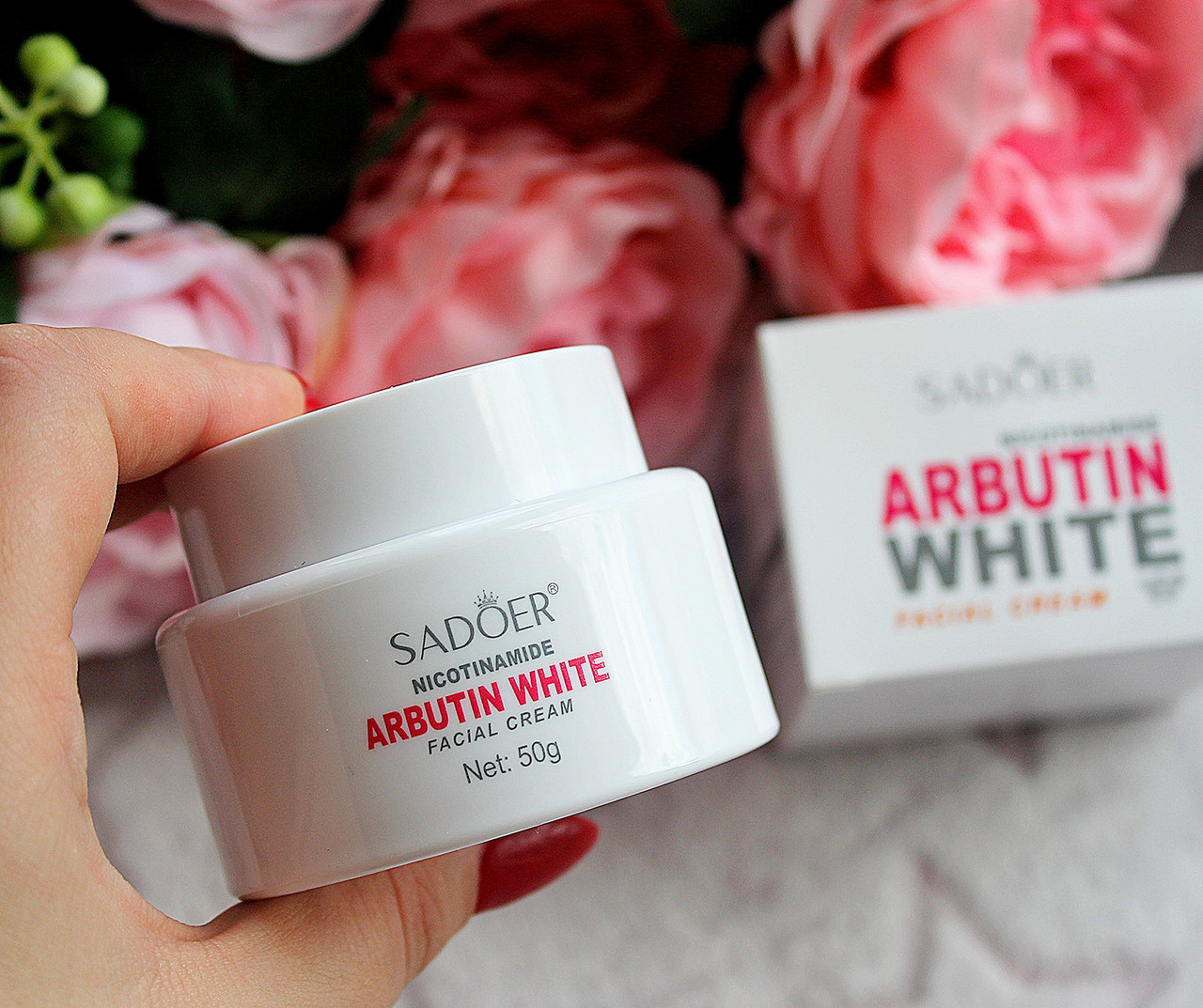 Відбілюючий крем для обличчя з нікотинамідом Sadoer Nicotinamide Arbutin White Facial Cream