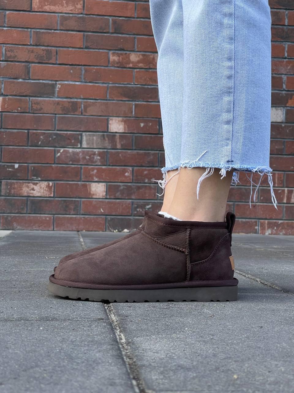 Уги жіночі Ugg Ultra Mini Brown коричневі ультрамінні короткі замшеві натуральні з хутром