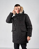 Чоловіча зимова куртка, чорного кольору.