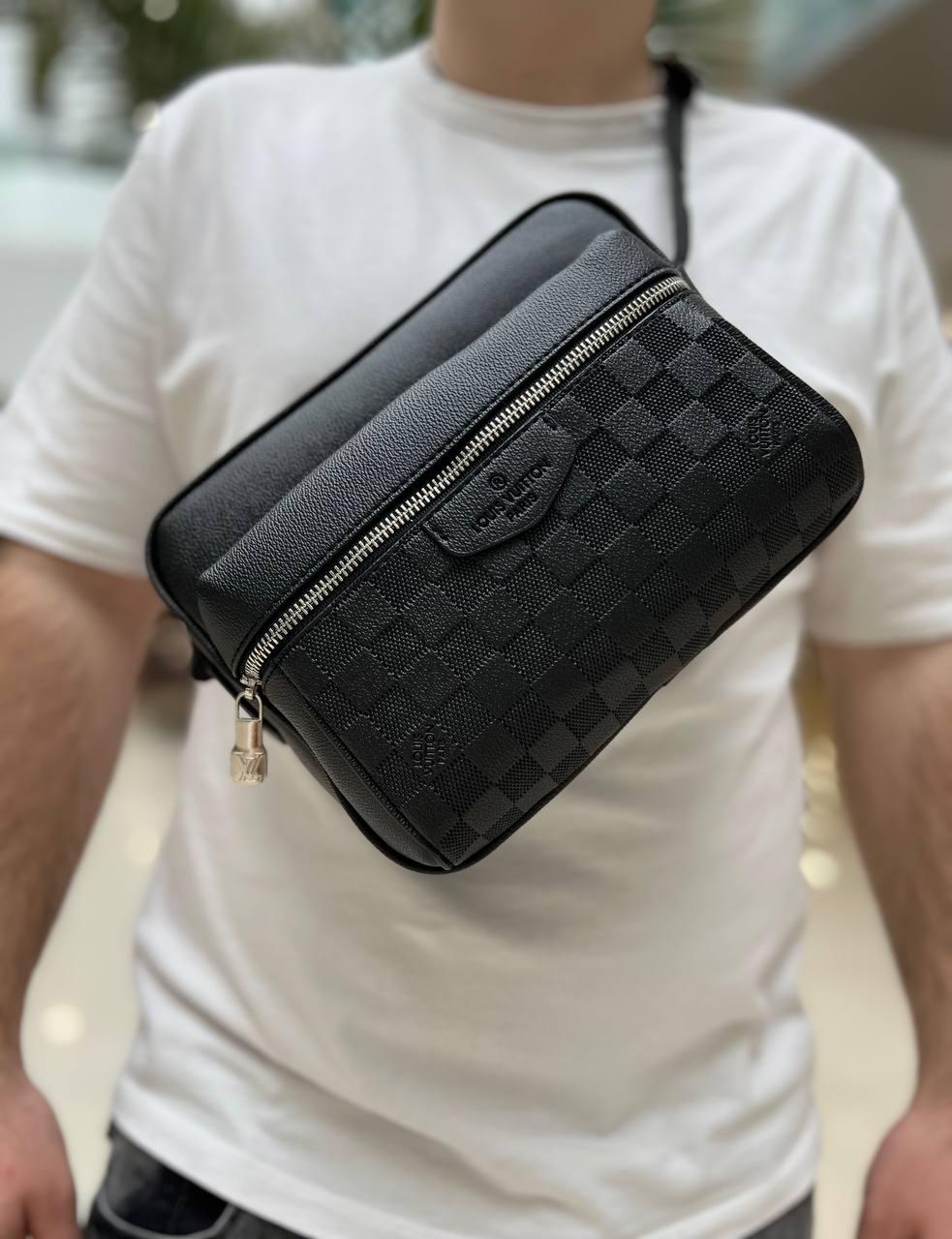 Чоловіча сумка через плече Louis Vuitton чорна шкіряна в клітинку Месенджер Луі Віттон