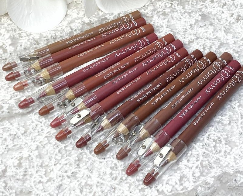 Набір олівців для губ з точилкою Flormar matte color lipstick (12 шт.)