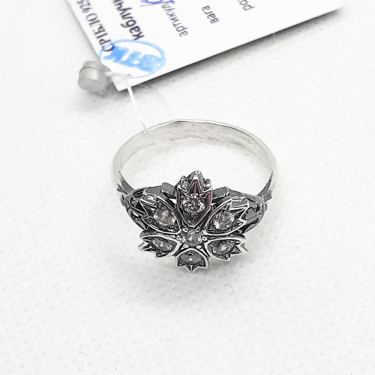 Срібна жіноча каблучка з фіанітами Срібне кільце квітка з каменями чорнене срібло 925 проби