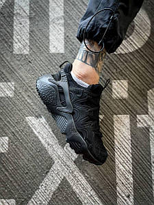 Nike huarache clearance triple black tumblr