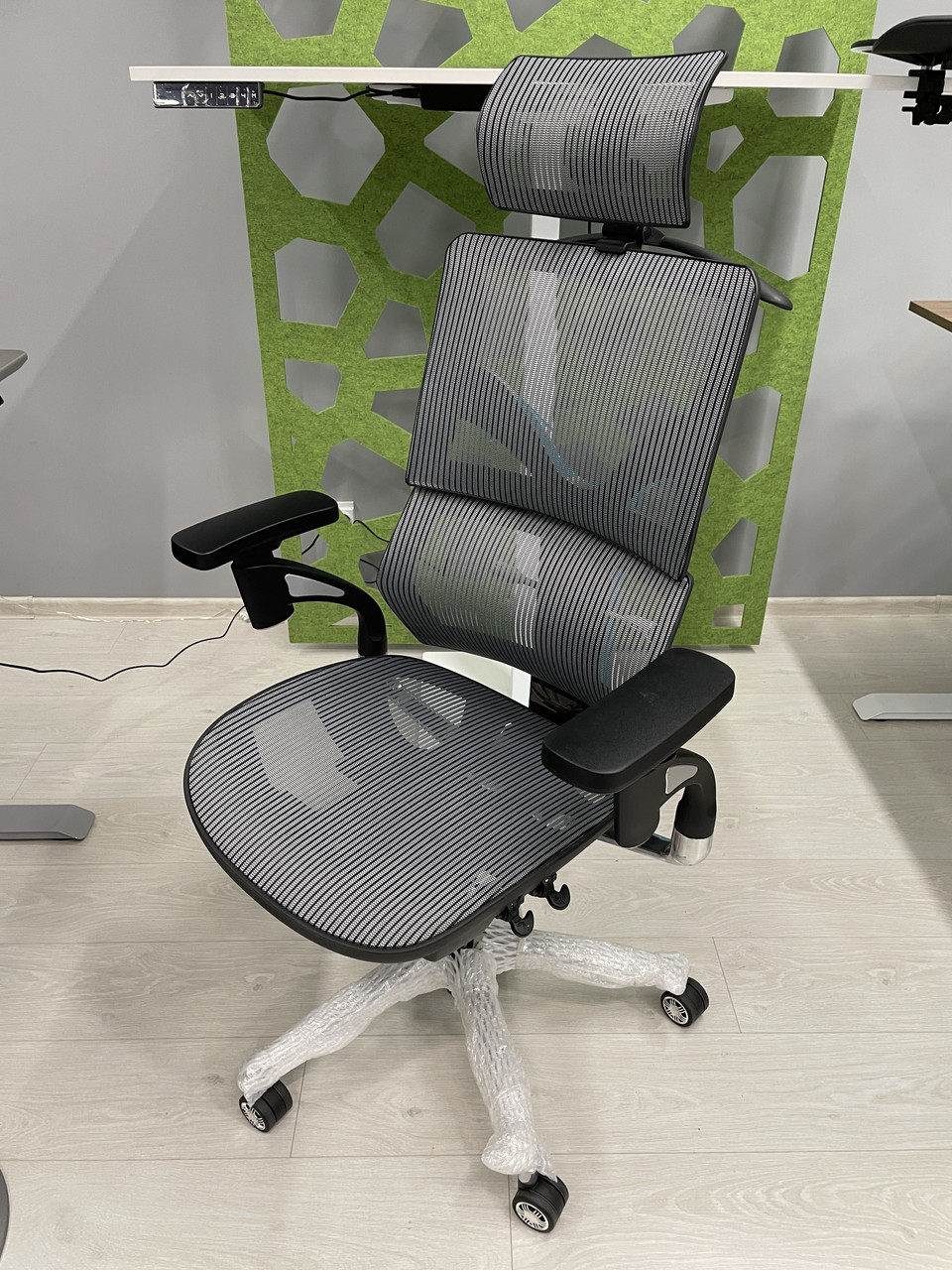 Ергономічне крісло Hacker SL-A75: зручне керування на сидінні, 13 регулювань, хрестовина-хром, сітка Сіра, фото 1