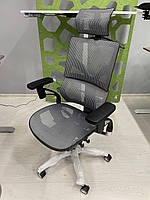 Эргономичное кресло Hacker SL-A75: удобное управление на сидении, 13 регулировок,крестовина-хром, сетка Серая