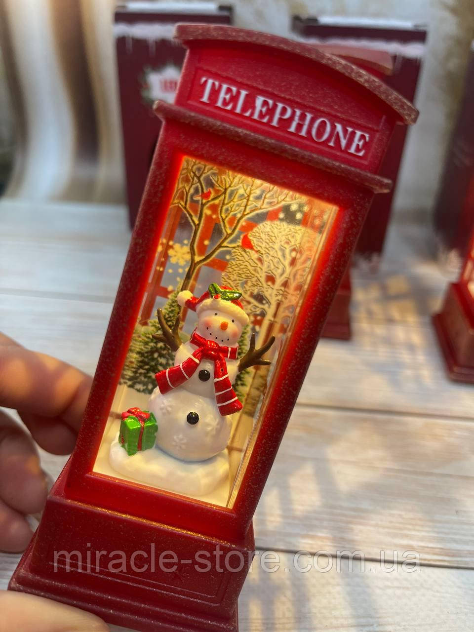 Новогодний светильник "Telephone" London красная телефонная будка с Сантой / Снеговиком / Елкой 12*4.5 см - фото 5 - id-p2021935104