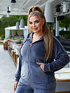 Стильний спортивний костюм з велюру, у великих розмірах, сірий колір, фото 2