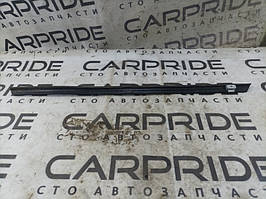 Ущільнювач скла дверей Mercedes-Benz E-class W211 3.5 2008 задн. лев. (б/у)