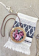 Сумка плетена кругла з ротанга ручної роботи з квітами