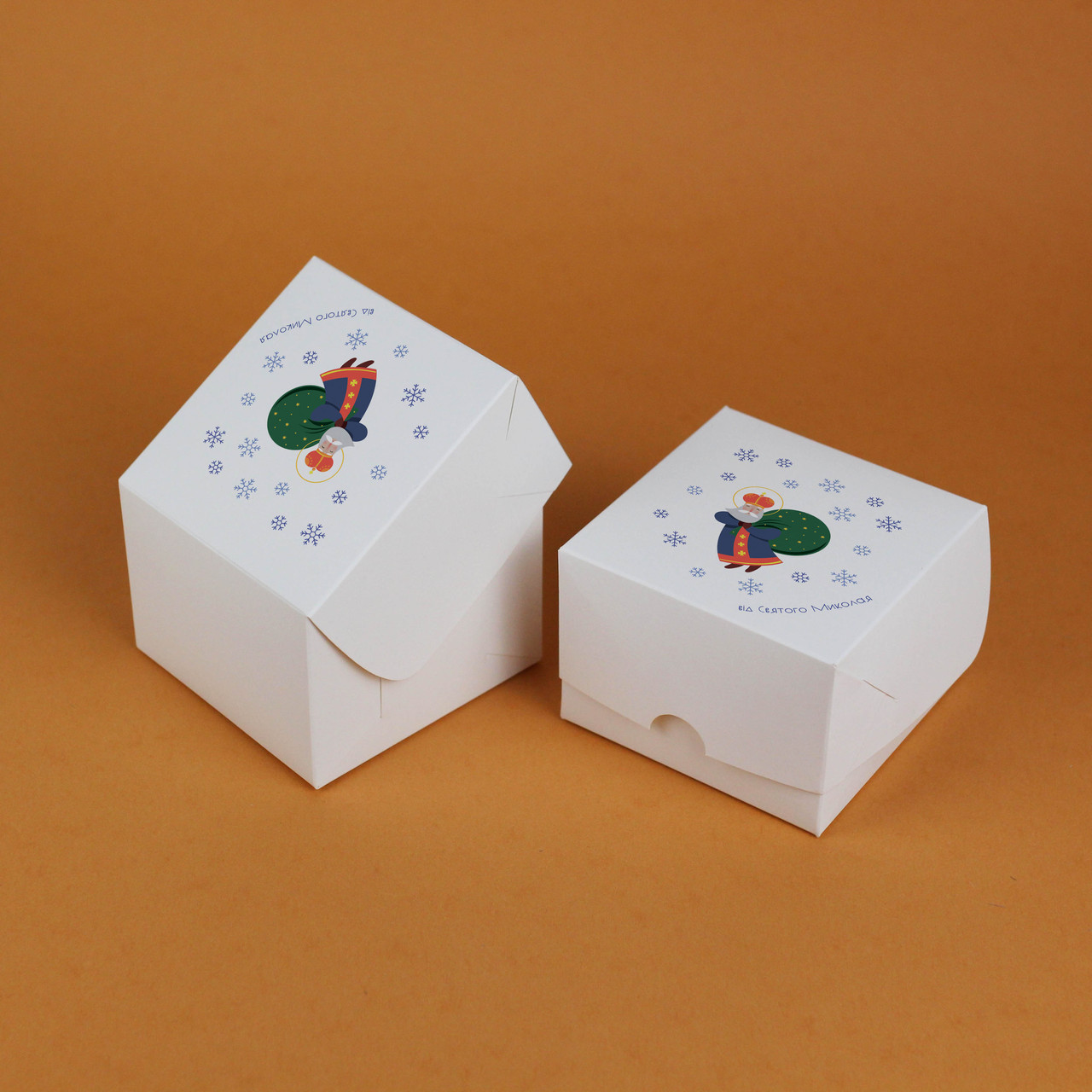 Маленька Коробочка для цукерок від св Миколая 110*110*80 мм Коробка для гостинців миколайчиків, фото 1