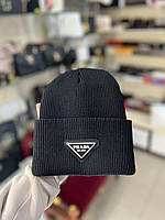 Чёрная шапка прада Prada
