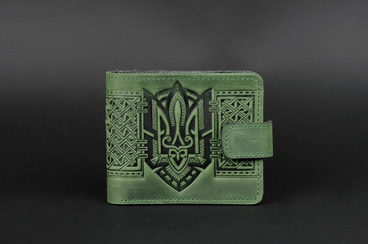 Шкіряний гаманець з тисненням «Тризуб» ручної роботи, натуральна шкіра, зеленого кольору, 11×9 см, фото 1