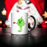 Новорічні подарунки чашка-хамелеон з принтом "GRINCH без кави", 330 мл., фото 2