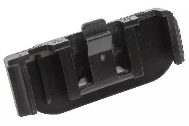 Кронштейн радіатора GM 23336310 Buick Regal LaCrosse & Chevrolet Malibu & Opel Insignia-B