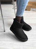 Угги женские Ugg Classic Mini Black черные мини замшевые классические натуральные с мехом короткие черное лого