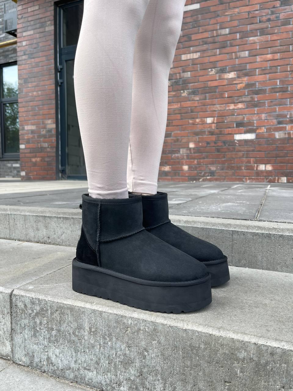 Уги жіночі Ugg Classic Mini Black Platform чорний замшеві на високій підошві