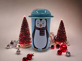 Коробка бляшана новорічна кругла в капелюсі 11,5*5,5*5 см Новорічний пінгвін