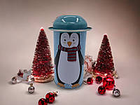 Коробка жестяная новогодняя круглая в шляпе 11,5*5,5*5 см оптом Новорічний пінгвін