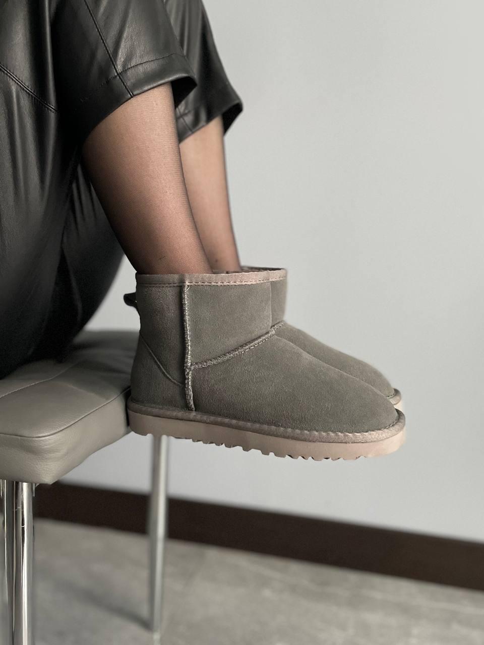 Уги жіночі Ugg Classic Mini Grey сірий замшеві короткі