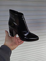 Женские черные лаковые ботинки на каблуке Nivelle деми