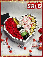 Подарки-бокс с конфетами для девушки Сладкие подарочные боксы для женщин с шампанским Бокс с розами