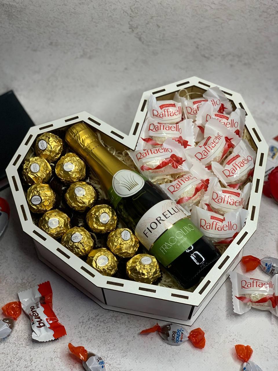 Сувенирные и подарочные наборы со сладостями Подарочные боксы для девушек Подарок для мамы с шампанским lnx - фото 2 - id-p2022794346
