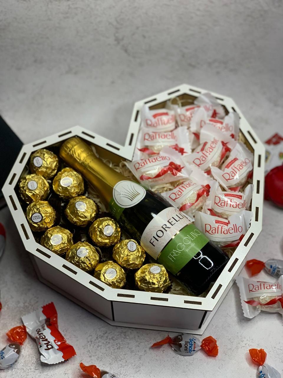 Сувенирные и подарочные наборы со сладостями Подарочные боксы для девушек Подарок для мамы с шампанским lnx - фото 3 - id-p2022794346