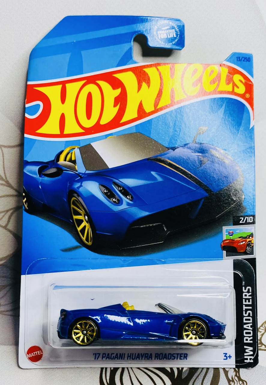 Колекційна машинка Hot Wheels 17 Pagani Huayra Roadster Хот Вілс
