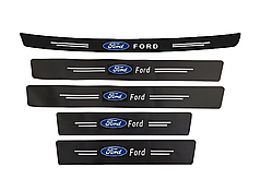 Наклейки на пороги та задній бампер заокруглена карбонові з логотипом Ford всі моделі та інші марки автомобілів