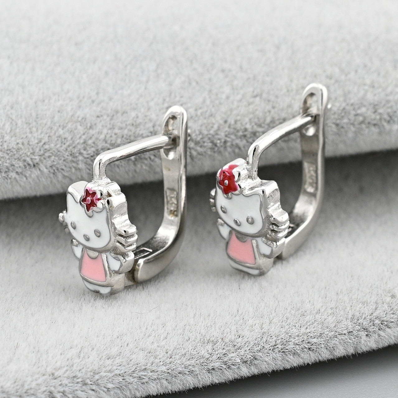 Срібні сережки Hello Kitty ТС9520081 розмір 12х7 мм вставка кольорова емаль вага 2.3 г