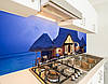 Кухонна панель на стіну жорстка з будиночком біля моря, з двостороннім скотчем 62 х 205 см, 1,2 мм, фото 6