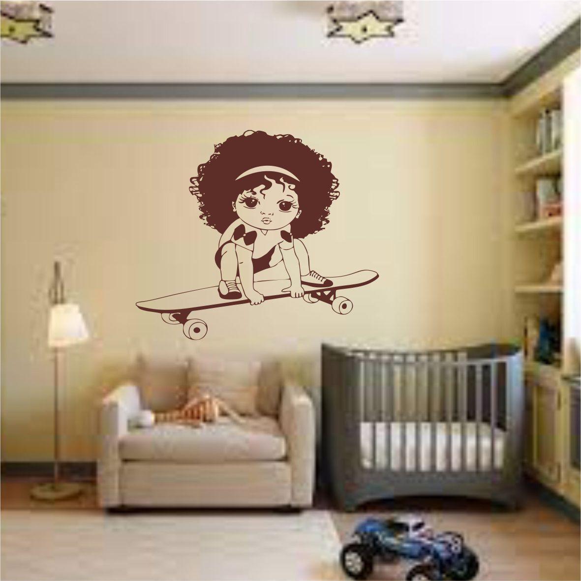 Трафарет для фарбування малюнку на стіні Дівчинка на скейті одноразовий із самоклеючої плівки 115 х 125 см, фото 1