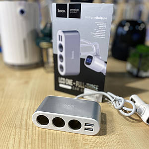 Автомобільний розгалужувач, АЗП HUB трійник у машину Hoco Z13, на 3 розетки та 2 USB 2.1A з дисплеєм