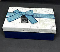 Подарочная коробка прямоугольная с крышкой средняя 21х14х8 cм упаковочная коробка с атласным голубым бантом