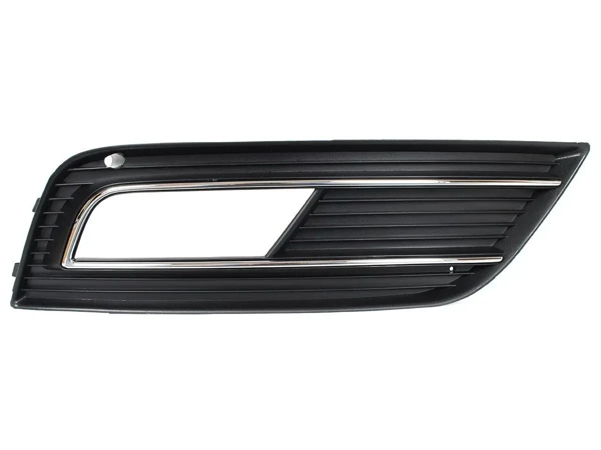 Audi A4 B8 FL 11-15 передня решітка у бампер з протитуманками 8K0807682 права ауді А4 Б8