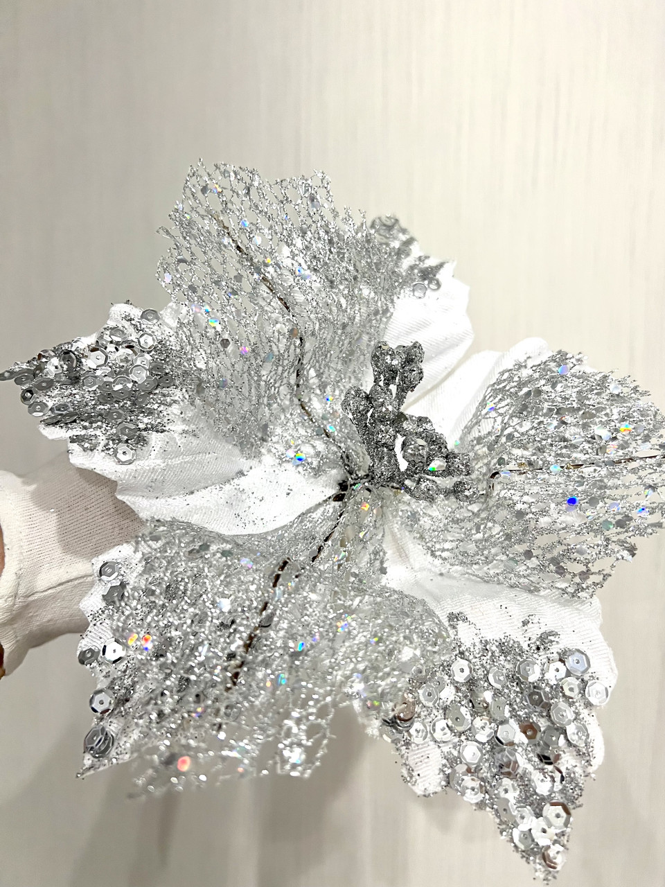 Новорічна прикраса — пуансеттія. Різдвяна квітка пуансеттії ( срібло 25 см)