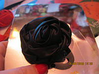 Заколка резинка на волосы цветок черный роза атлас