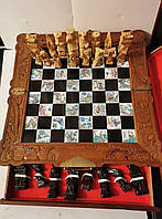 Антикварнірізні шахи з дерева