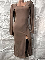 Тёплое женское платье с длинным рукавом с разрезом сбоку