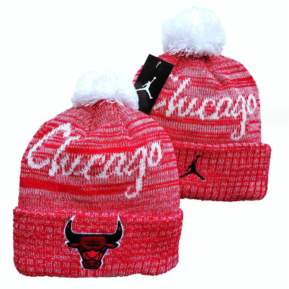 Шапка з бубоном Chicago Bulls Червона