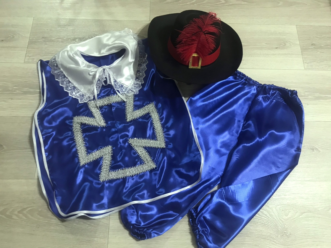 Дитячий карнавальний святковий костюм МУШКЕТЕР на хлопчика