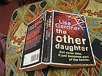 На английском языке книга РОМАН GARDNER LISA